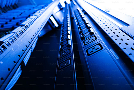 智联电力基石：从运维视角看数据中心PDU的演进与未来